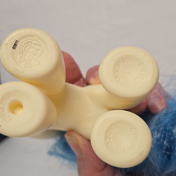 2 My Little Pony 2010 Plastic Figure Pegasus Rainbow & Yellow Seashell Blue Hair - Picture 8 of 10